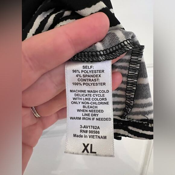 Ava James Blouse with black and white stripes and sheer black puffy sleeve sz XL - Picture 4 of 7